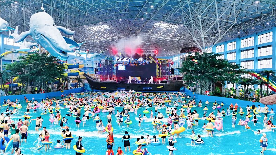 又送票咯!听说长春有地方"千人打水仗",还追着泼!