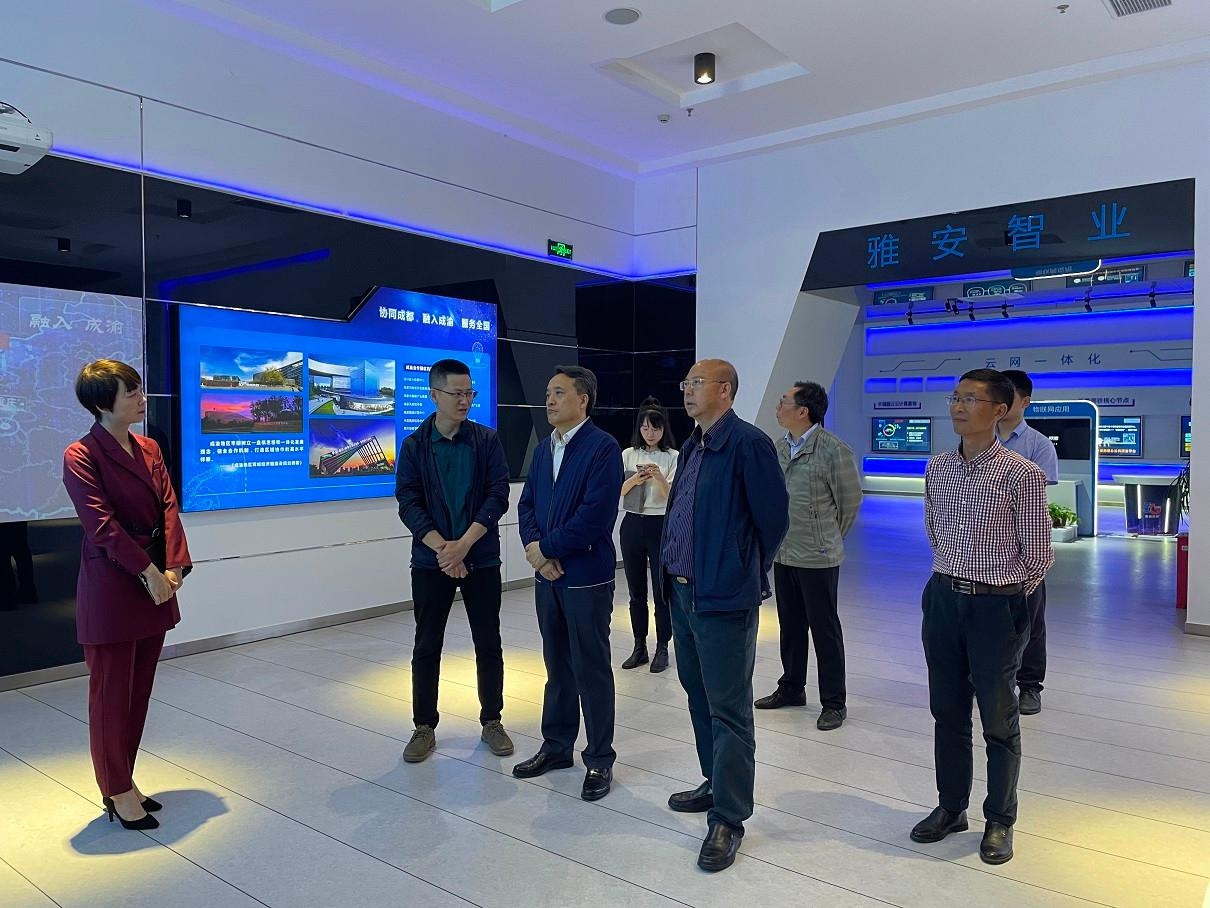 国铁集团副总经理郭竹学调研雅安大数据产业园