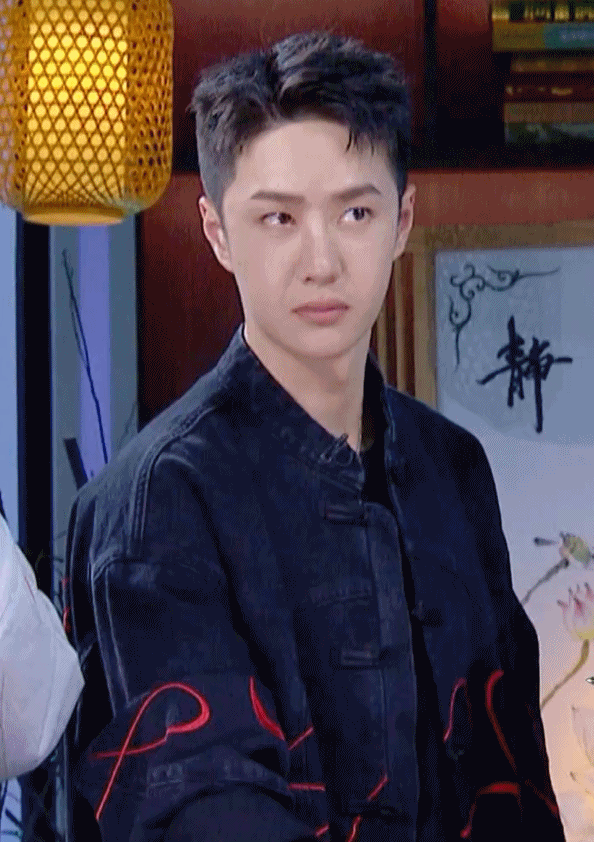 钱枫依然在耍宝,王一博依然在大笑,反倒是节目的内容就显得不