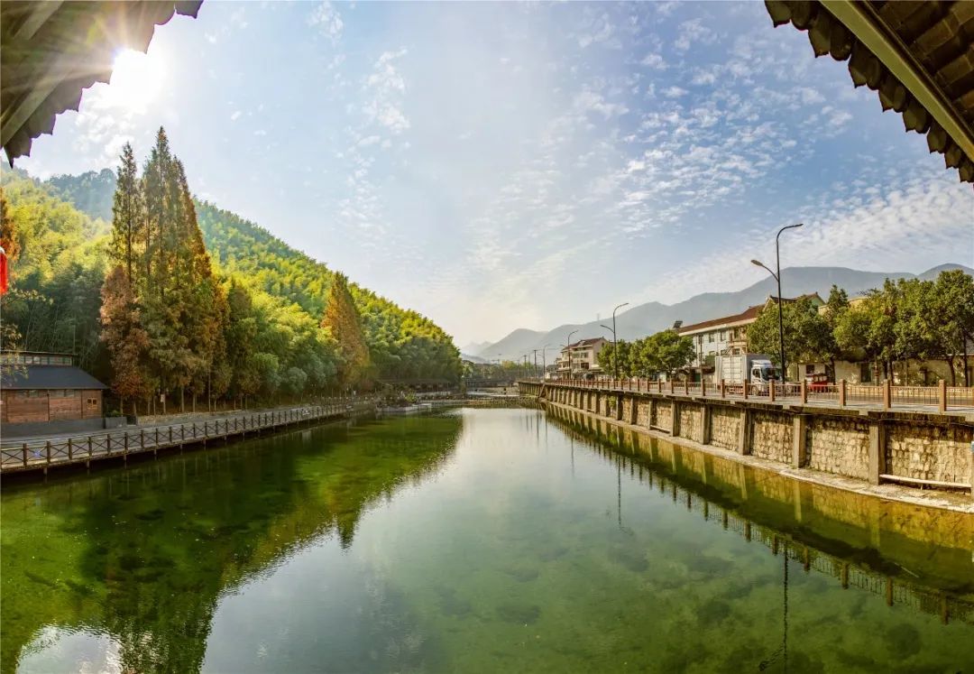 喜讯荣获省级美丽河湖称号戴村七都溪以美出道