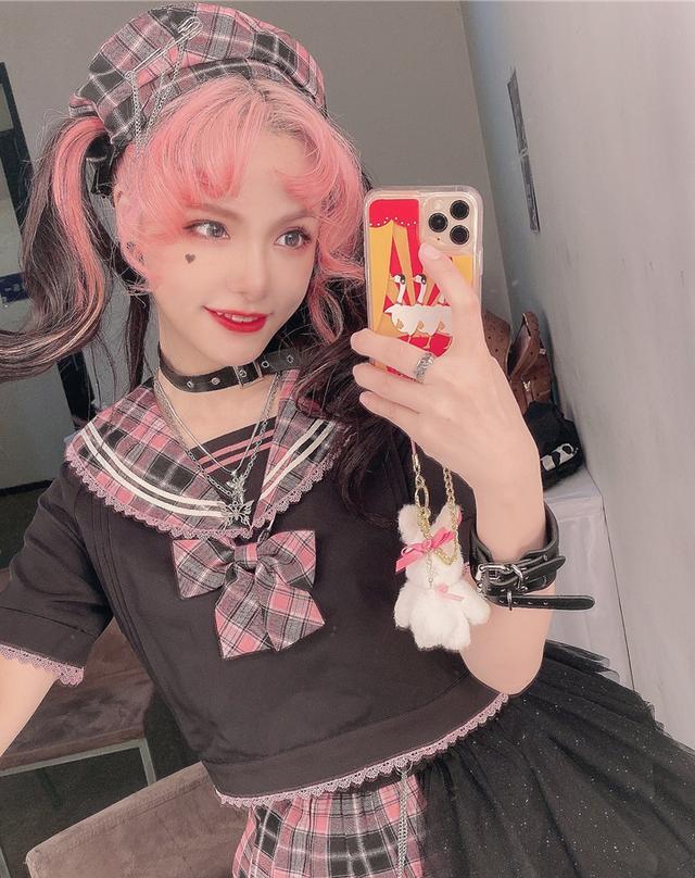 lo圈顶流谢安然,党妹同台,穿洛丽塔打歌服太耀眼,你种草了吗?