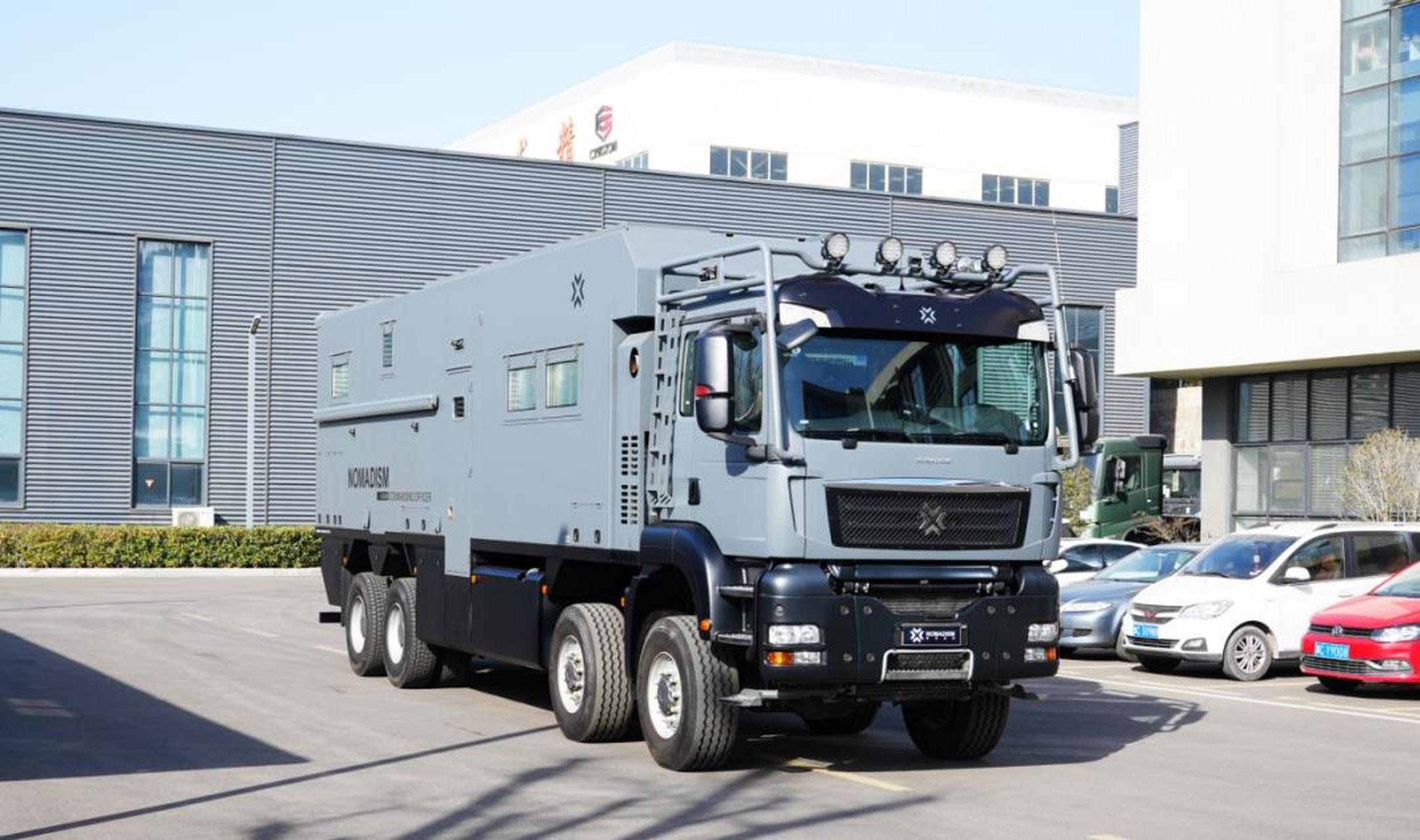 诺马迪森指挥官,一座行走的城堡,11550x2550x3930mm的车身尺寸,一定