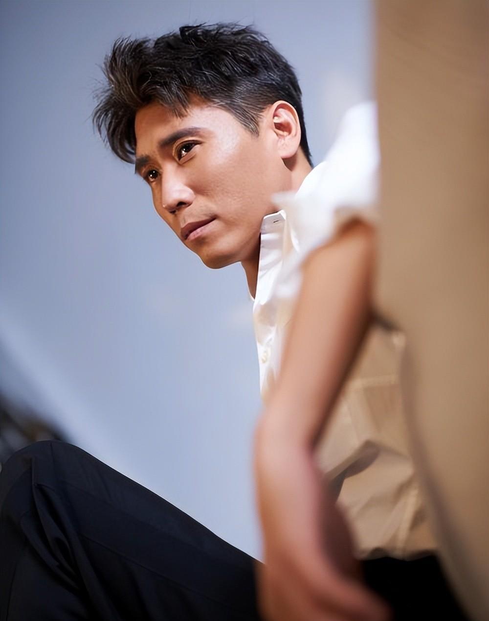 "星二代"李乃文:20年不温不火,与颜丙燕意难平,48岁终结婚