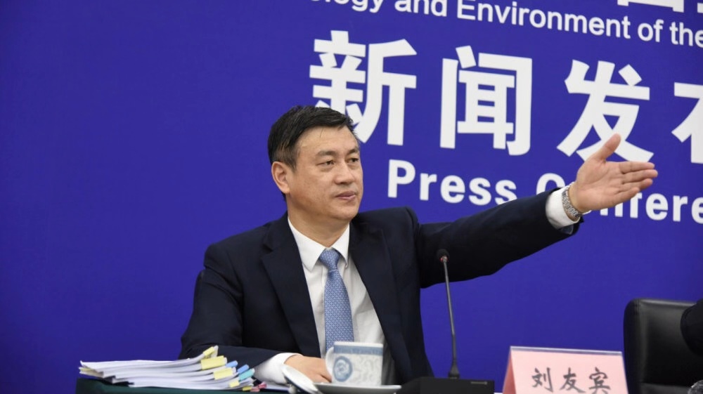 专访生态环境部发言人刘友宾:要开门办发布会,不能回避热点问题