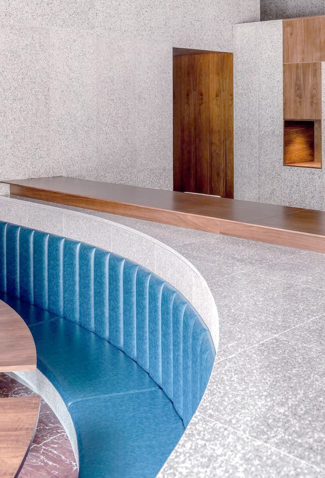 将普通花岗岩引入室内,营造独特空间效果