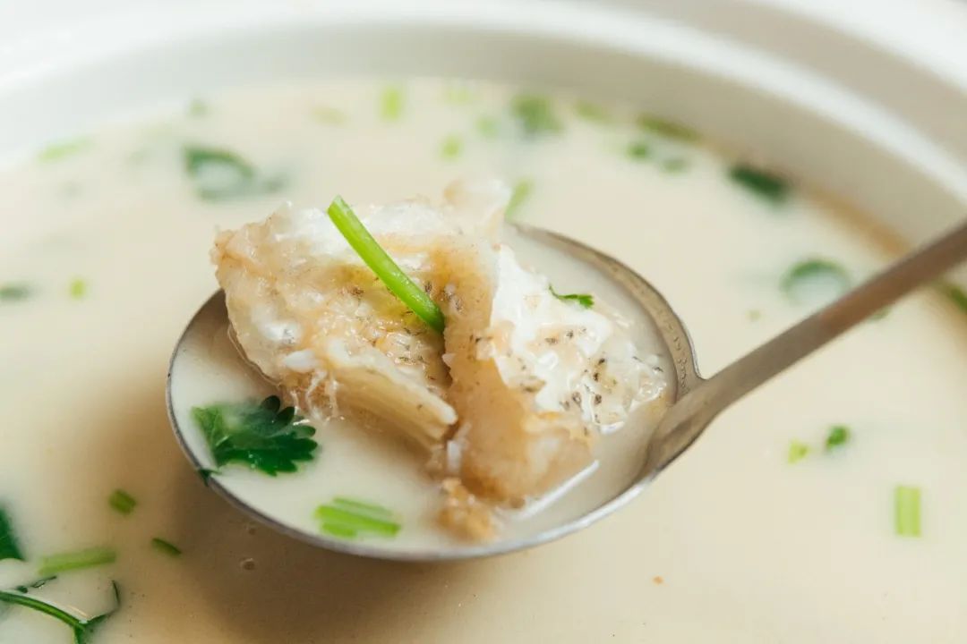 9秒118元双人早茶套餐!鲮鱼汤鲜甜醇厚!美味尽在「龍磐居」!