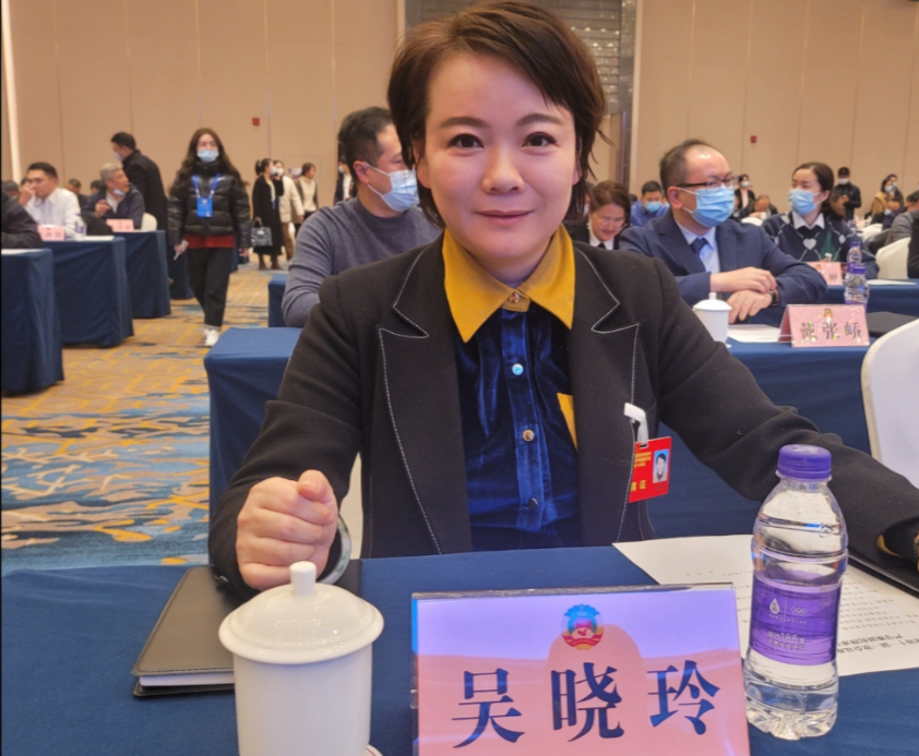 一帆电子有限公司总经理吴晓玲聆听"她声音"今天让我们一起走近女代表