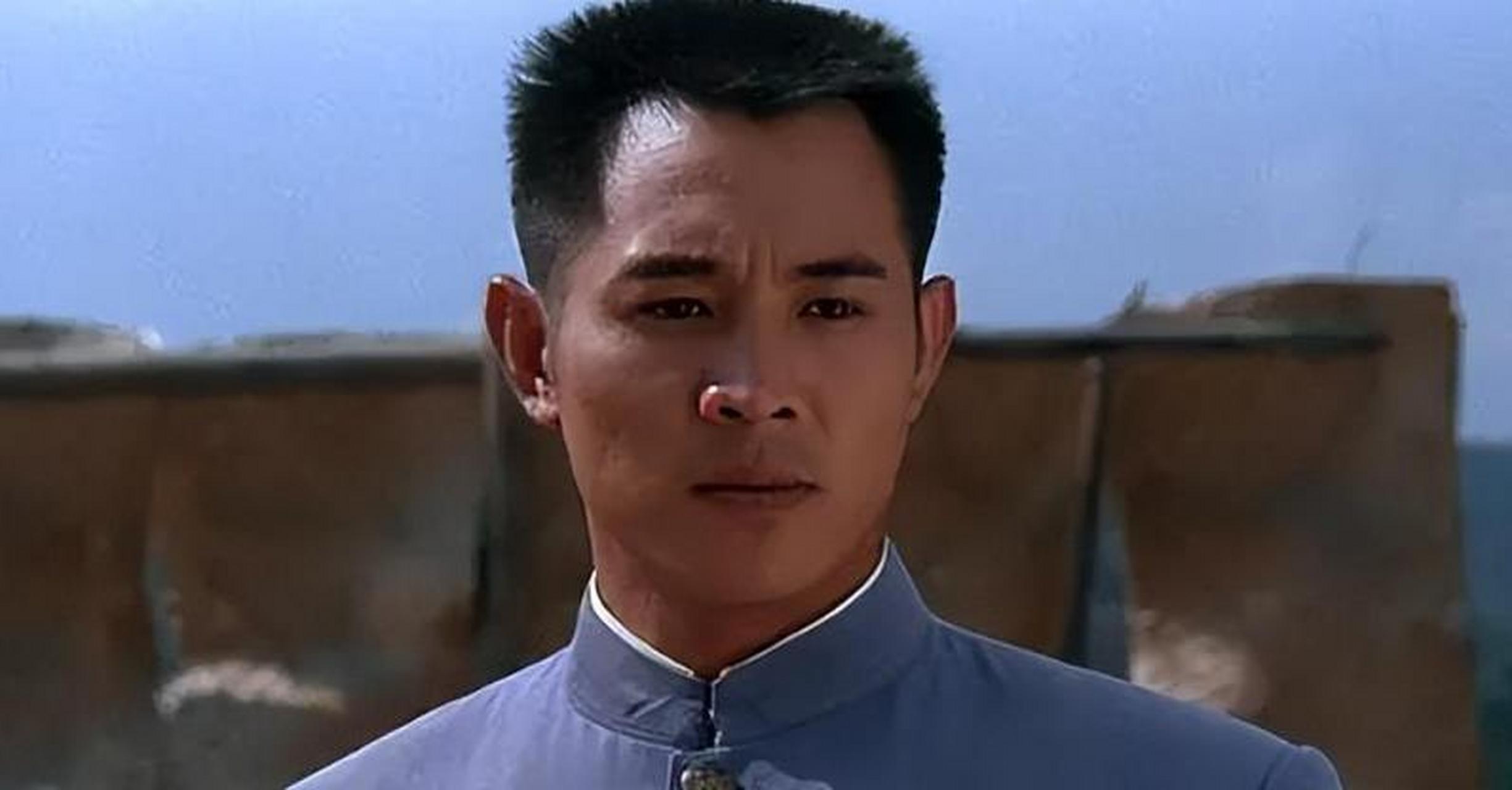 1994年,李连杰在宣传电影期间,被日本记者恶意挑衅:"南京大屠杀死了30