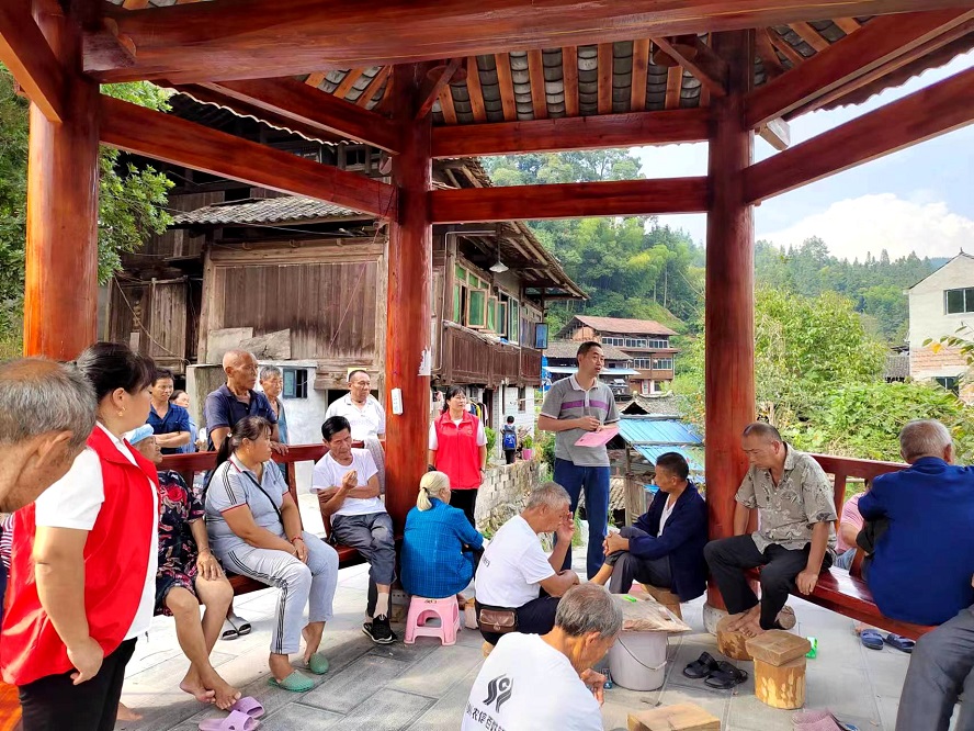 锦屏县启蒙镇:"夜间党课"架"连心桥" 传递党的"好声音"