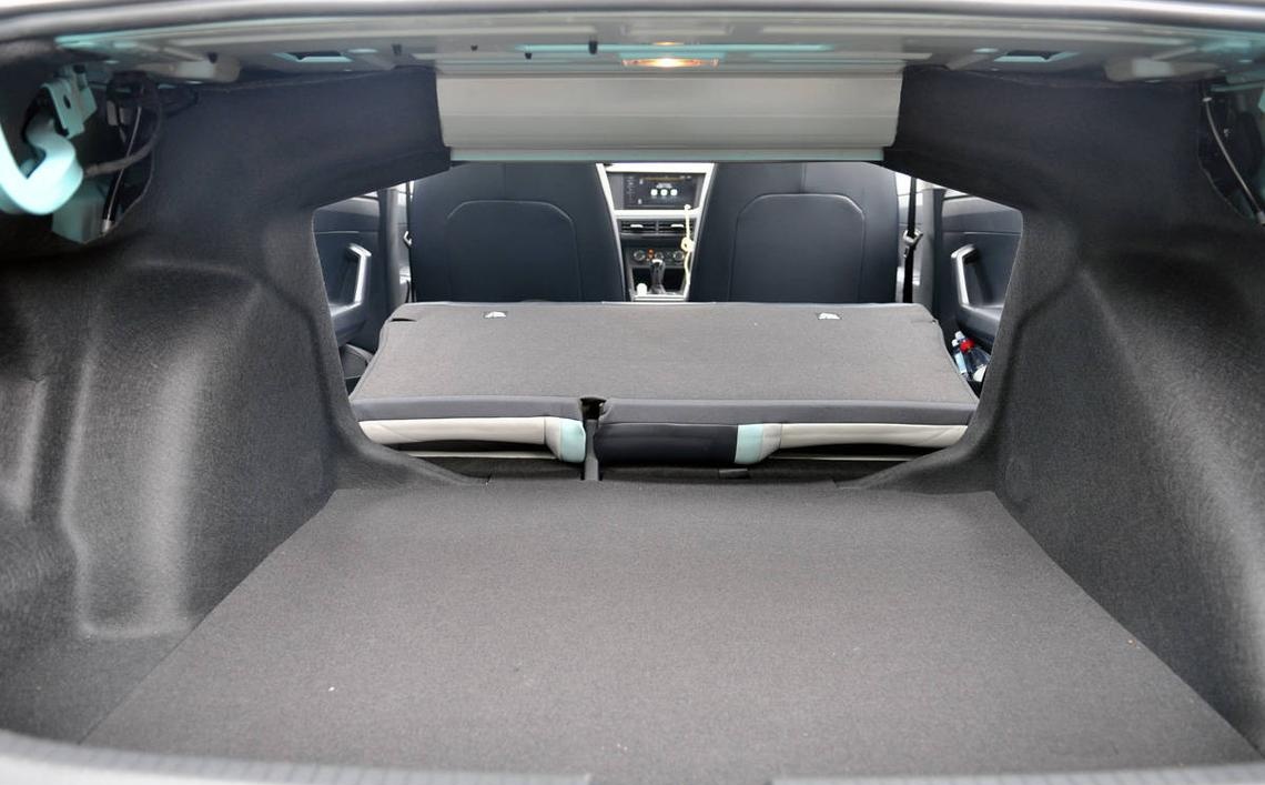 将深入剖析大众朗逸座椅的调整秘诀,以及后排座椅如何灵活放倒与恢复