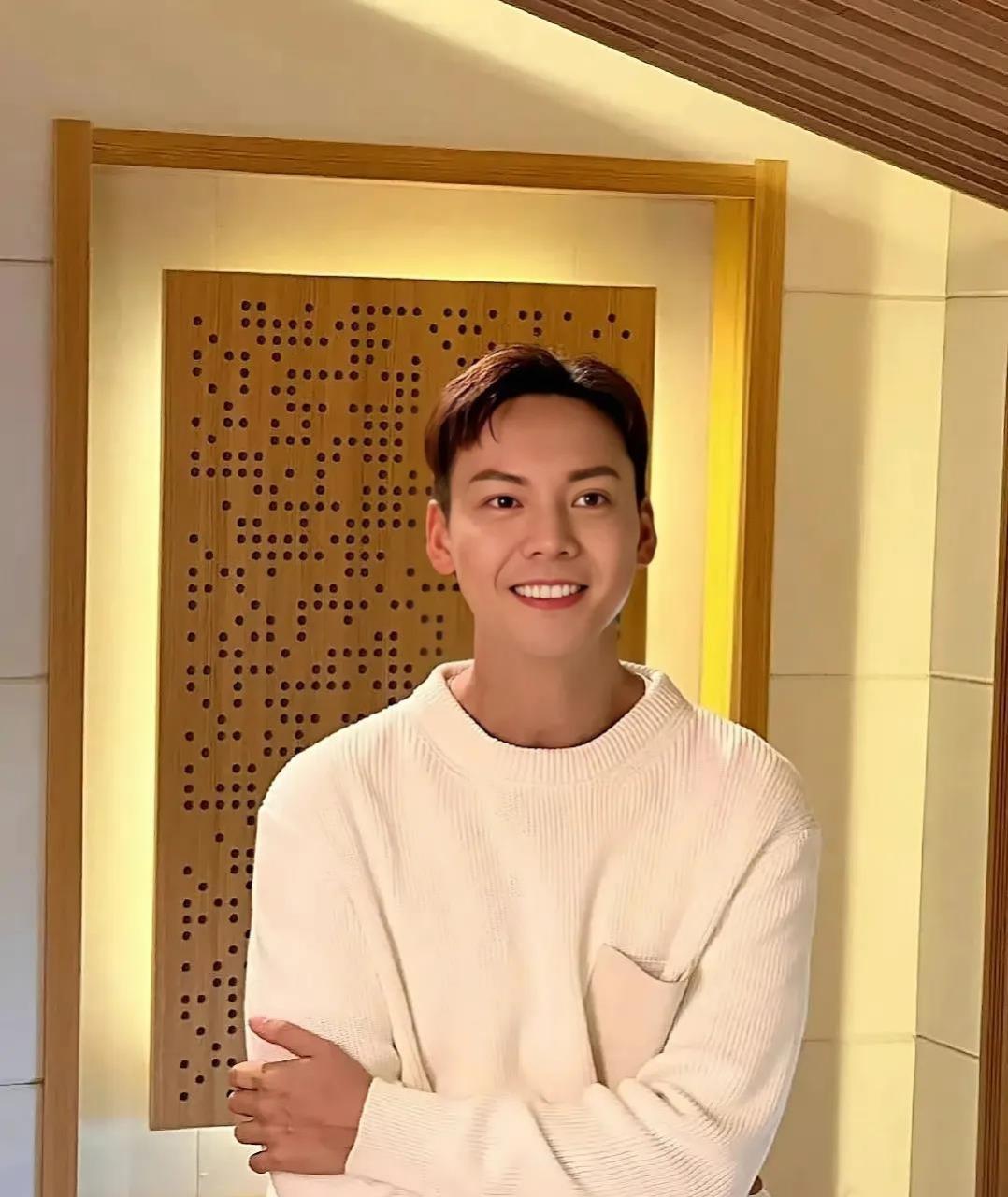 1,陈伟霆年纪不小了,也经历过多次失败的恋情,如今想开了,想找一个