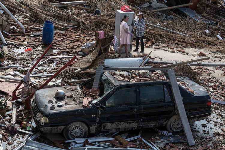 江苏盐城大丰区遭受强对流天气影响,出现龙卷风灾害