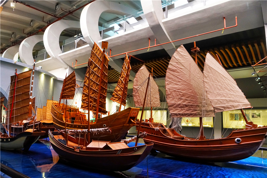 广东阳江有个特殊博物馆,是宋代木船挖掘现场,已发现18万件文物