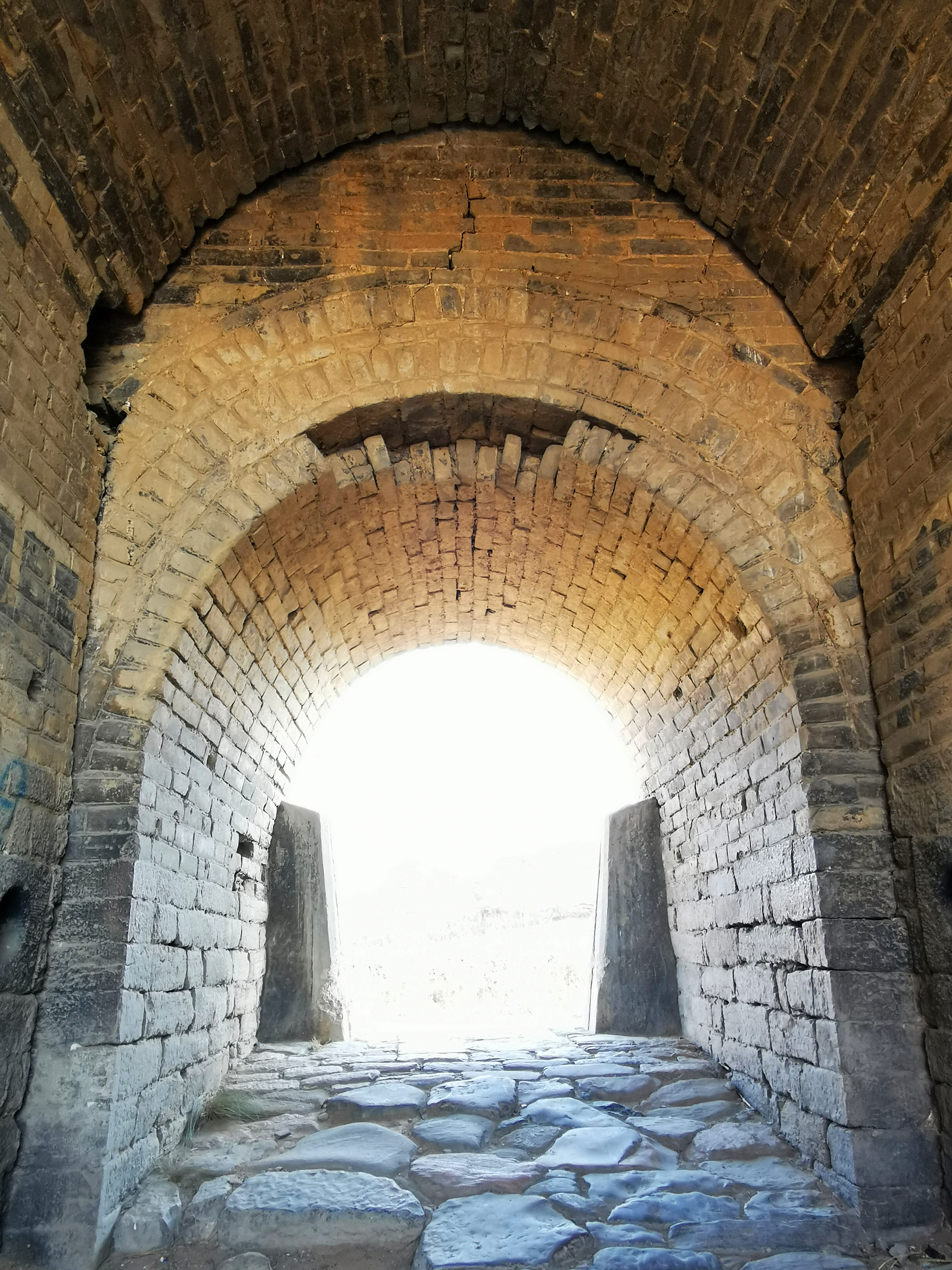 新广武村,一座古长城脚下的屯兵城堡,有"金斗银簸箕"之称