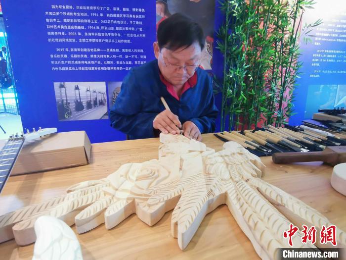 鄌郚乐器超八成出口海外 "吉他小镇"发布自主品牌