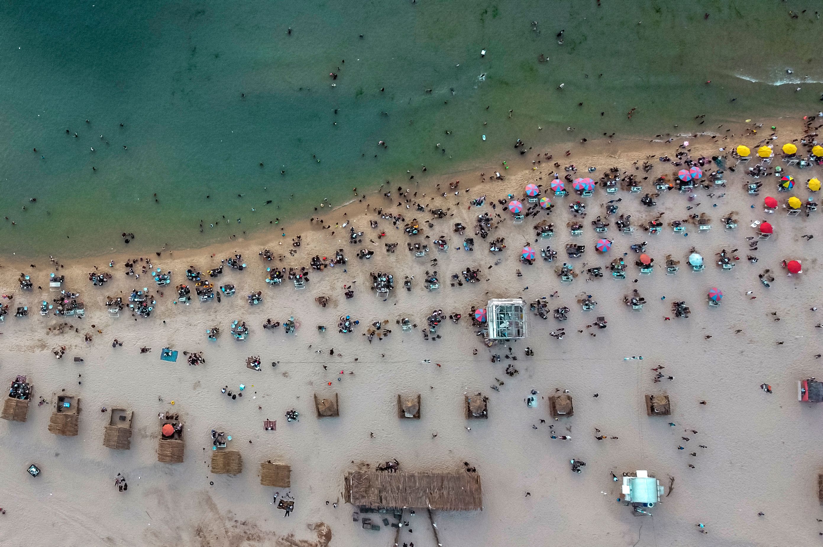 加沙城:海滩休闲