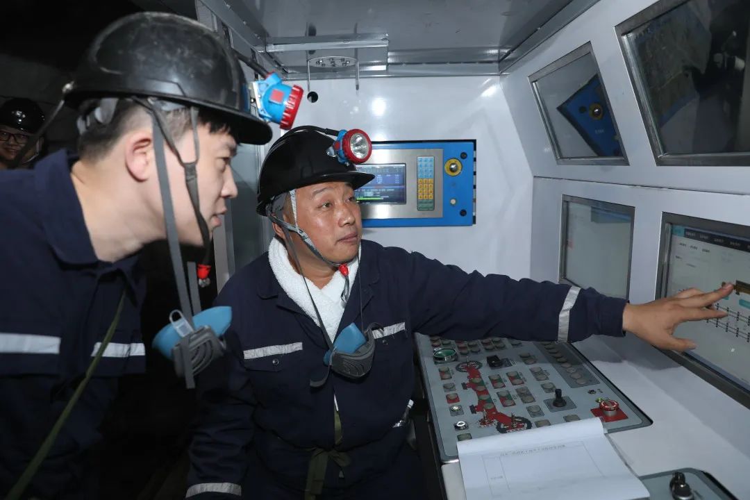 二十大代表风采丨李凤明:十五年奋战在井下