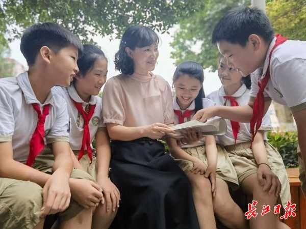 "宝藏老师"王山丹:"智"爱学生才能花开满园