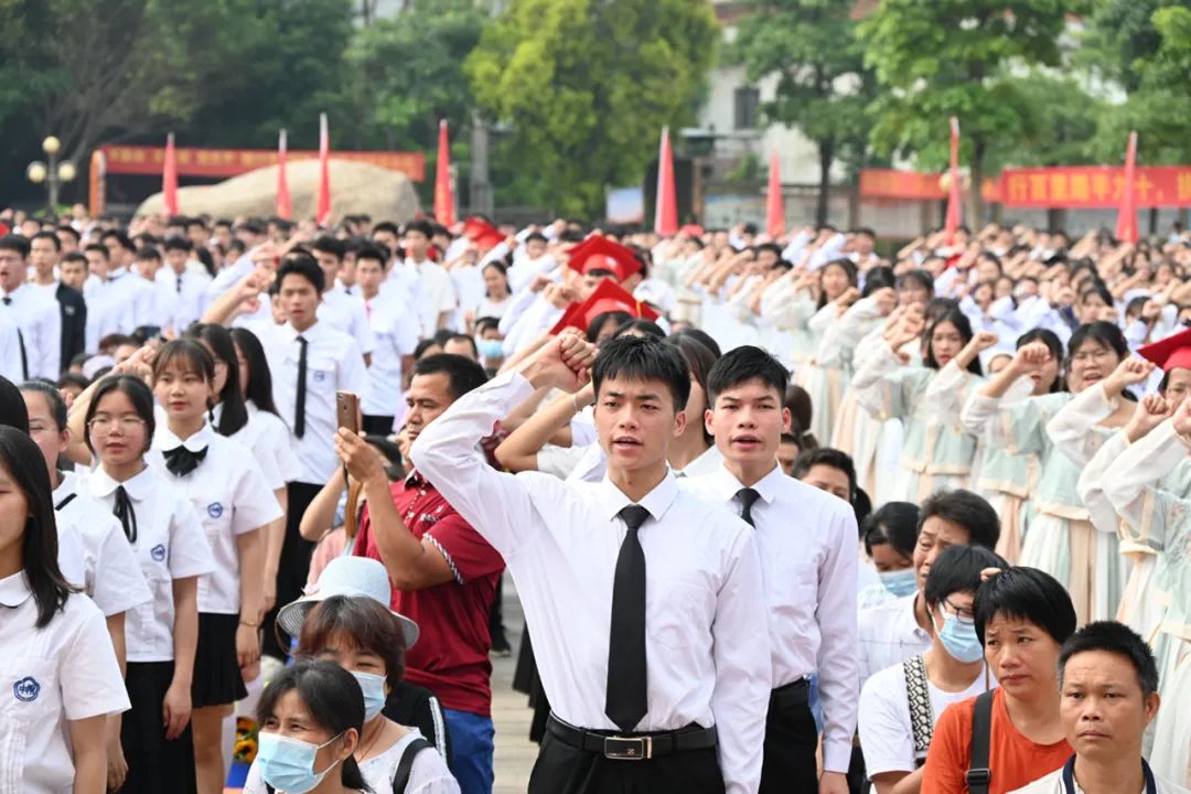 港南中学图片