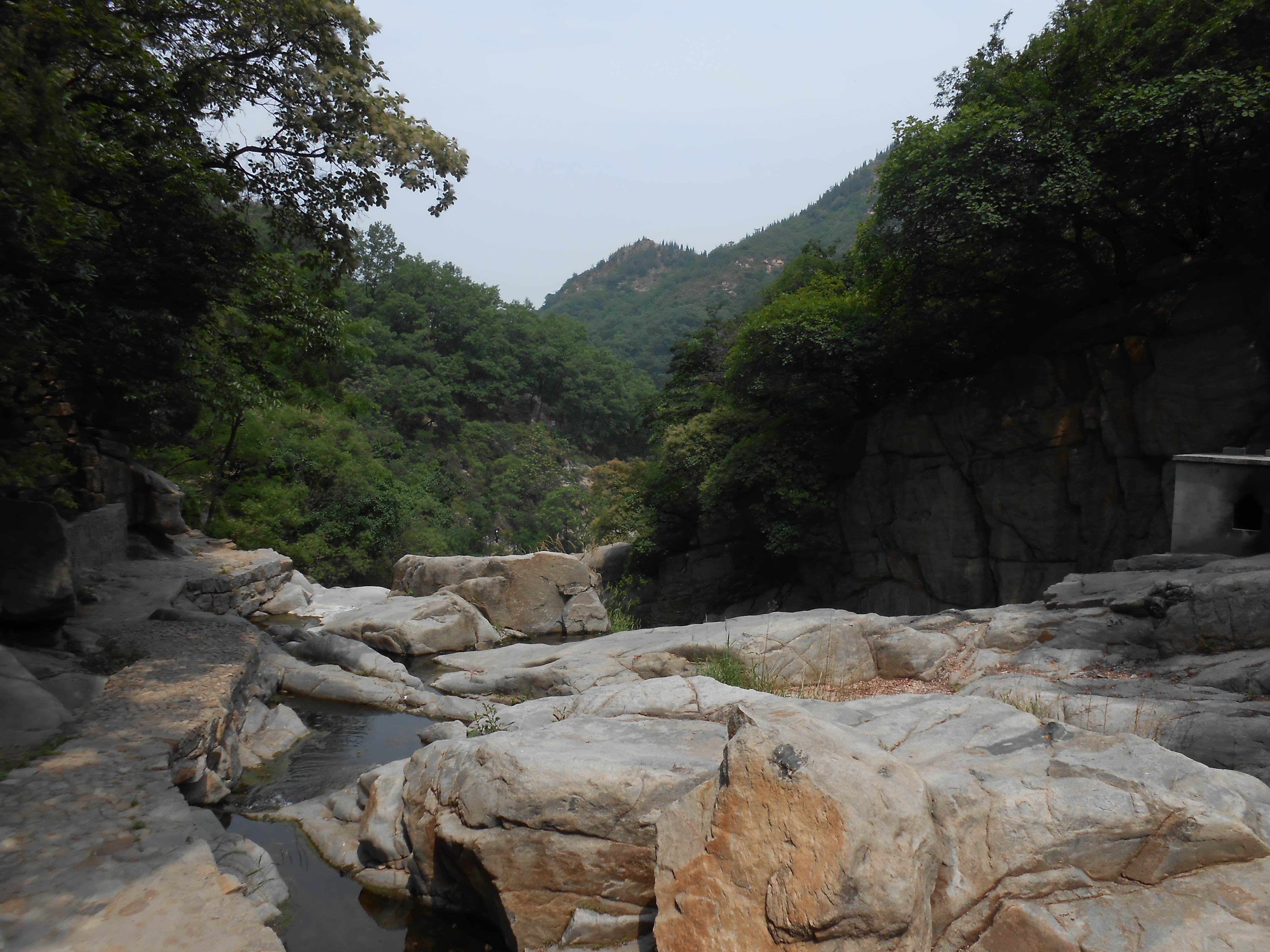 山东淄博的淋漓湖王母池景区一日游