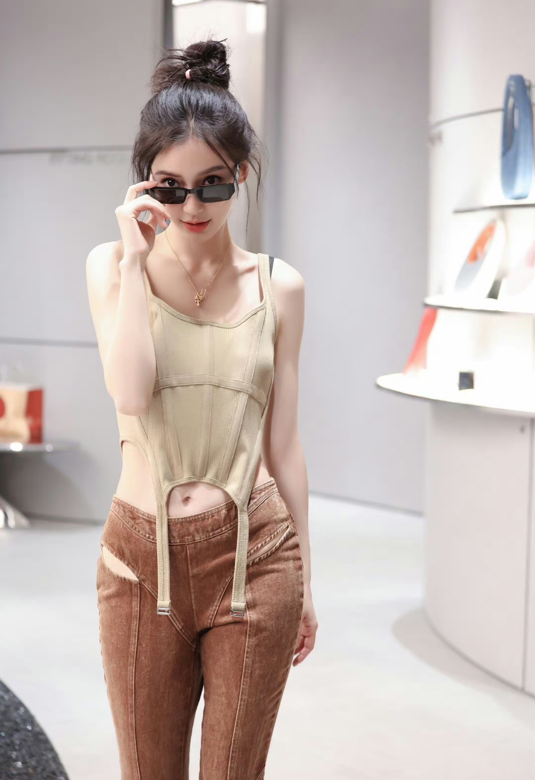 杨颖说自己身高168,网传她159,真相如何?