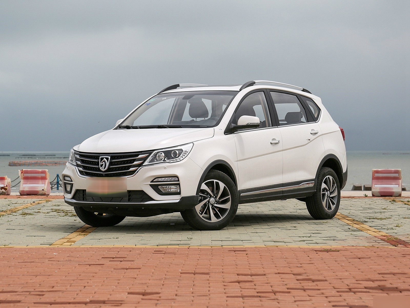 这款车型在宝骏suv产品线中占据重要地位,曾创下单月销售突破4万辆的