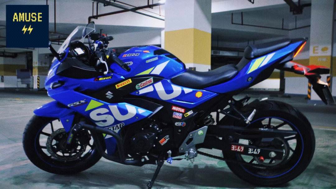 蓝色是钱江qj赛150,白色是这段时间才出来的春风