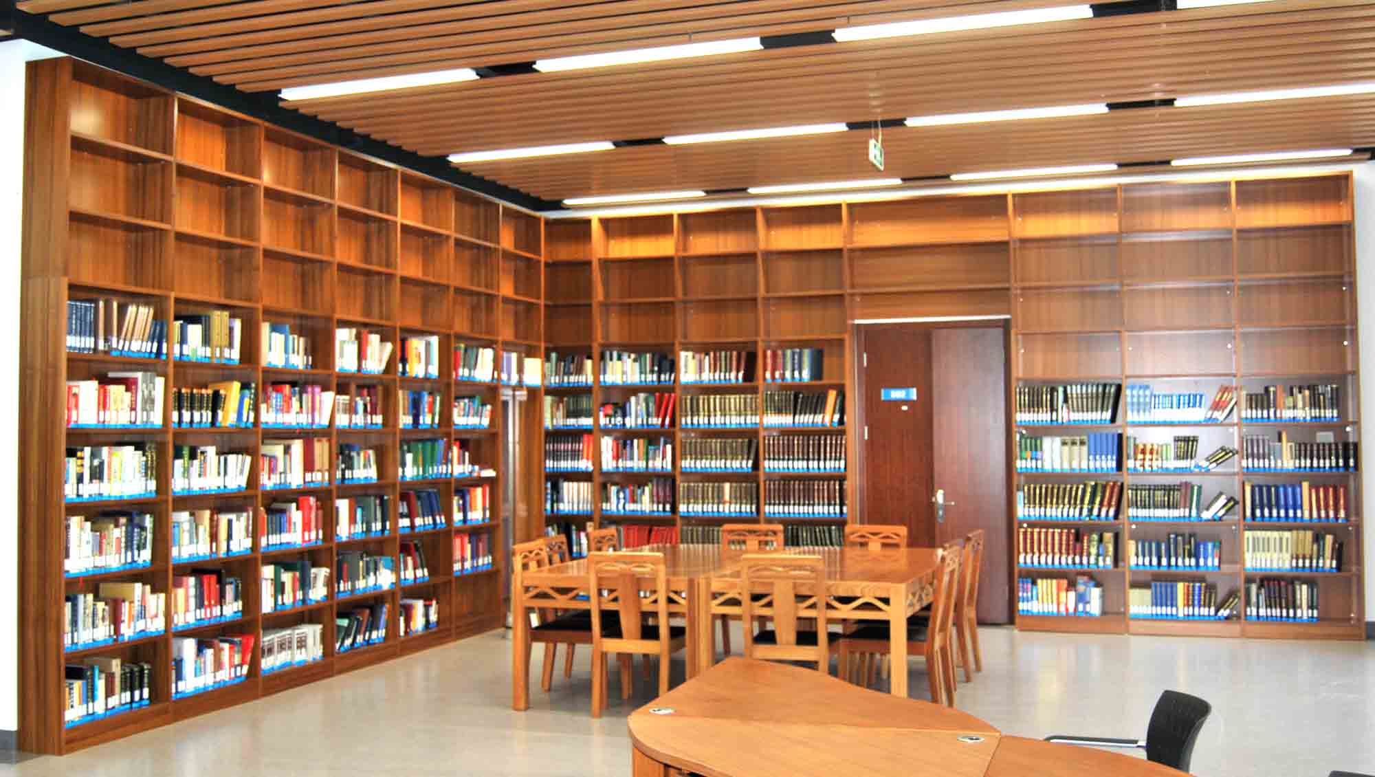 美国公共图书馆的历史,对我国阅读指导服务教育有何实用价值?