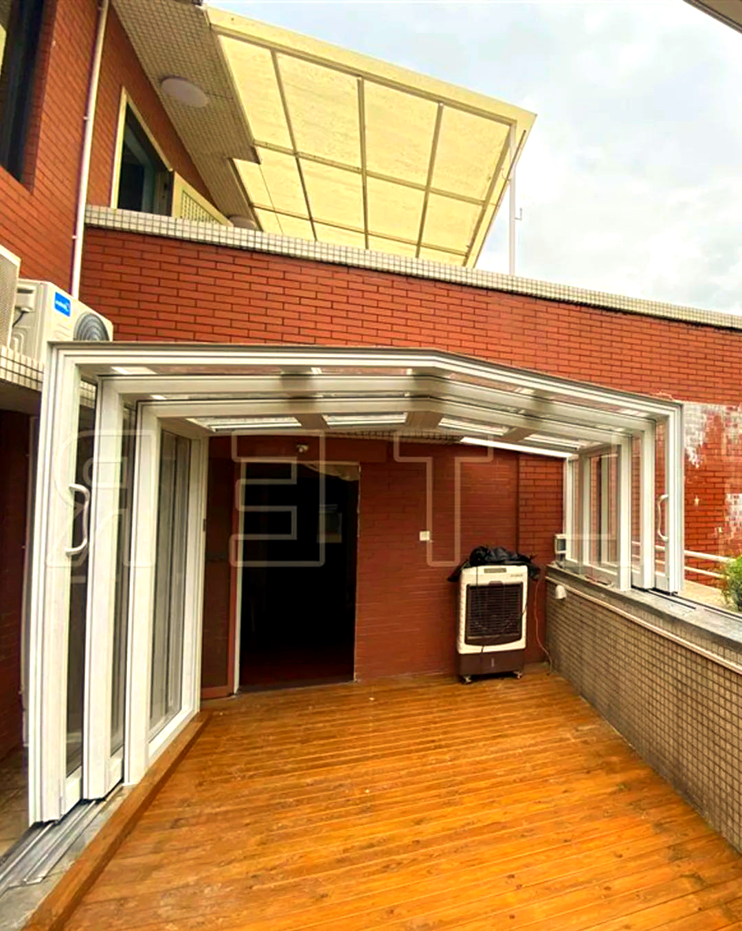 如何挑选靠谱的移动阳光房厂家?赛尔特来解答