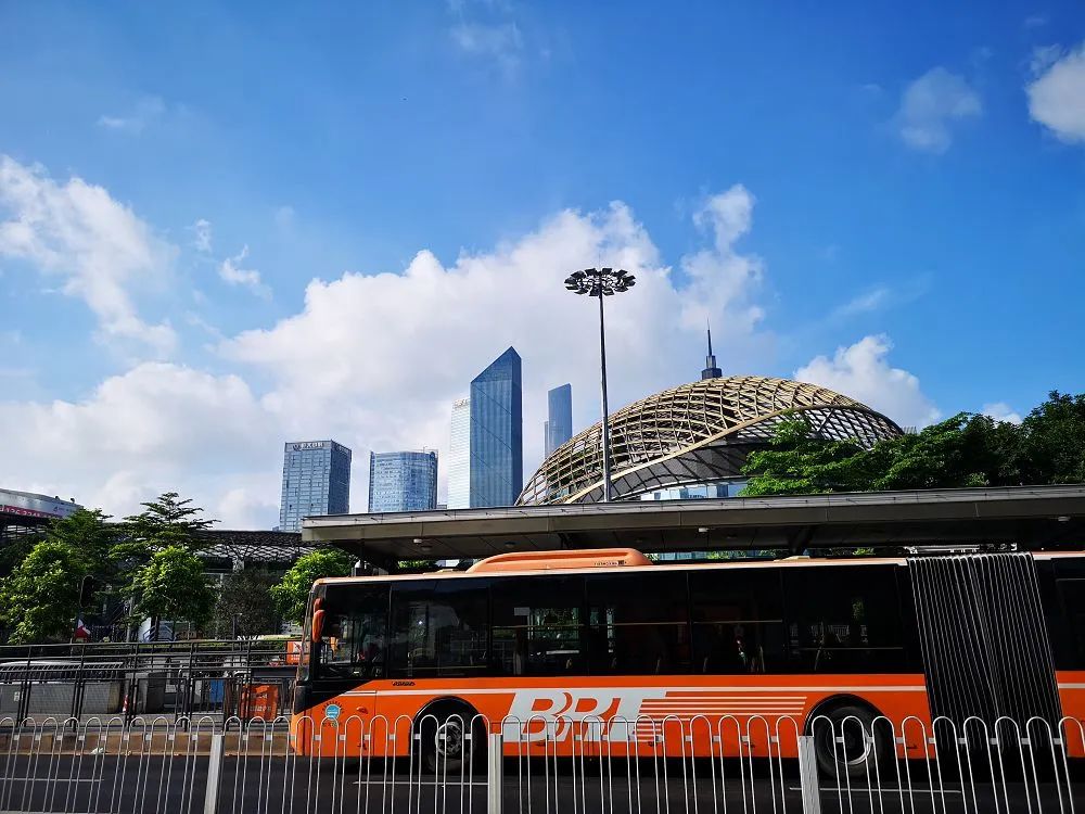 brt快速公交系统希望深圳参考广州人民网"领导留言板"留言反映称近日