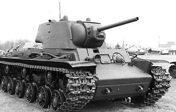 开挂一般的史实,一辆kv-1重型坦克阻挡德军一个师