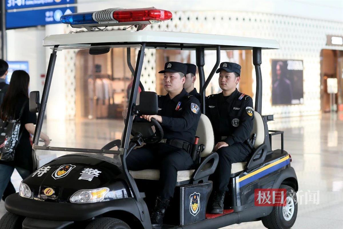 湖北机场公安辅警张帆:"警色"闪亮空中交通枢纽