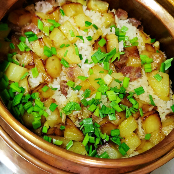 铜锅饭(云南煲仔饭)你这么做,好吃到停不下来