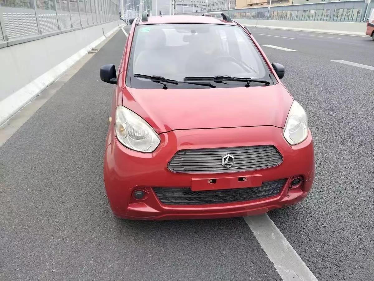 "非标车"莫要上高架,危险又违法!