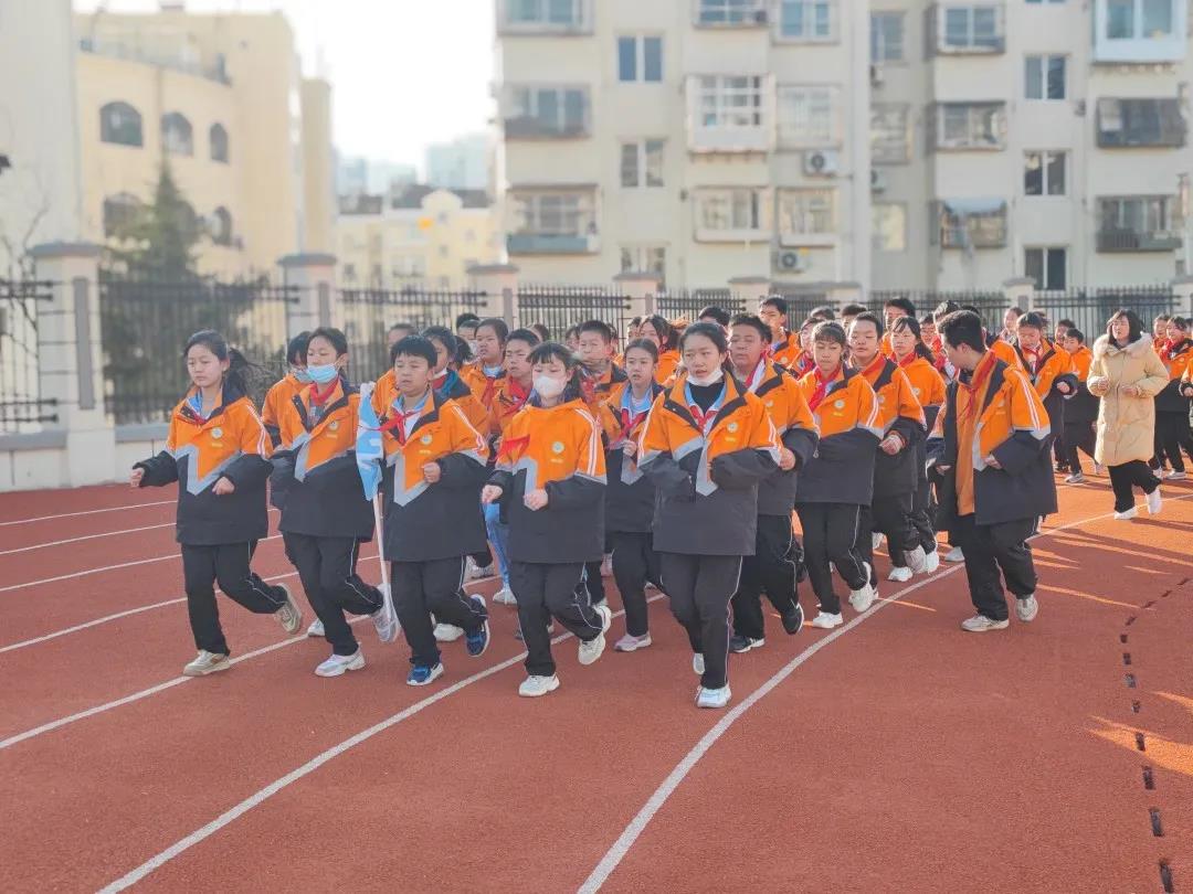 七彩之光迎新春!青岛第四实验初级中学"至佳至美"时光