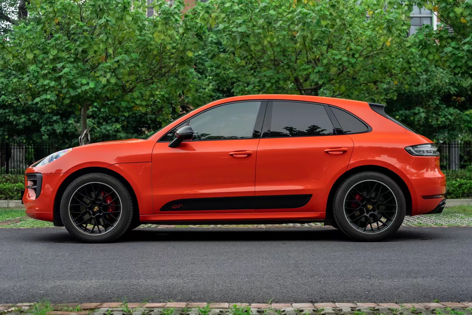 保时捷macan-ekfilm改色膜pet熔岩橙,活力四射