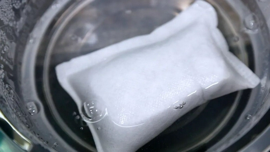 自热锅里的发热包.