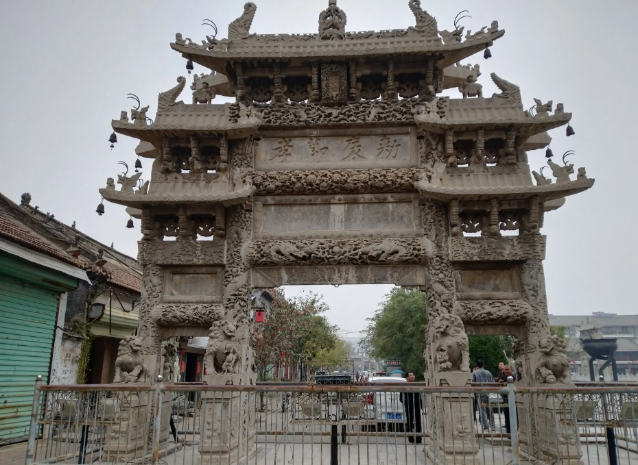 明清牌坊中,文辞及书法艺术的重要性和意义有哪些?