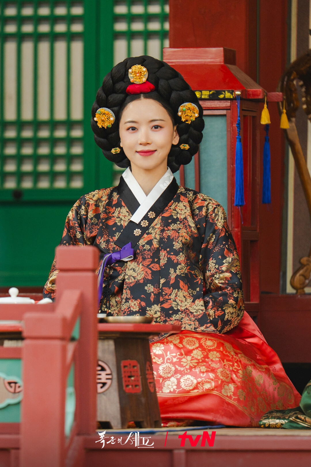 饰演女二「姜漠珠」的姜汉娜是恶毒女配的专业户无误,她过去在电视剧