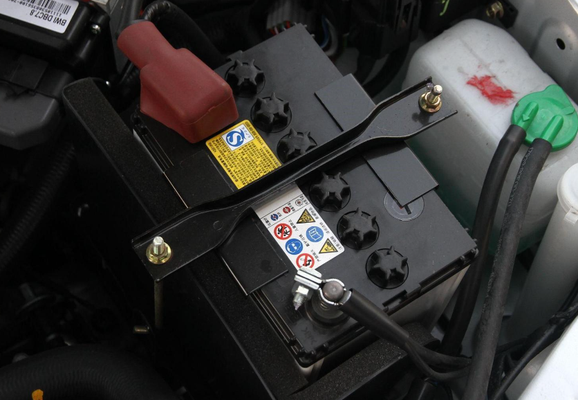 蓄电池拆下后充电,汽车行车时电脑会乱码吗?一般情况下不会