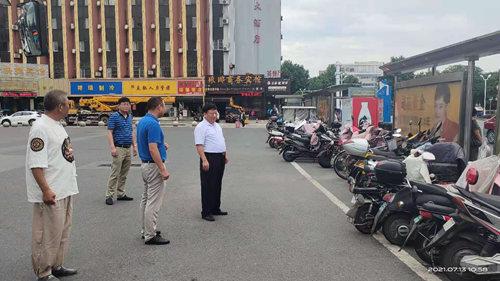 市交通运输局党组成员,工会主任,机关党委书记宋连学督查文明创建工作