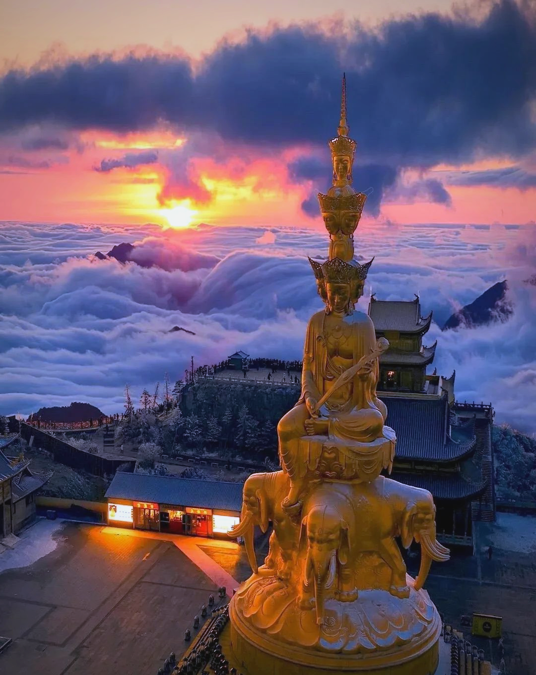 十大名山巡礼:体验中国的绝美风景与深厚文化