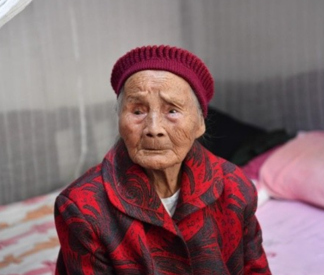 一路走好!122岁网红奶奶"朱郑氏"寿终正寝,六代同堂生于清朝