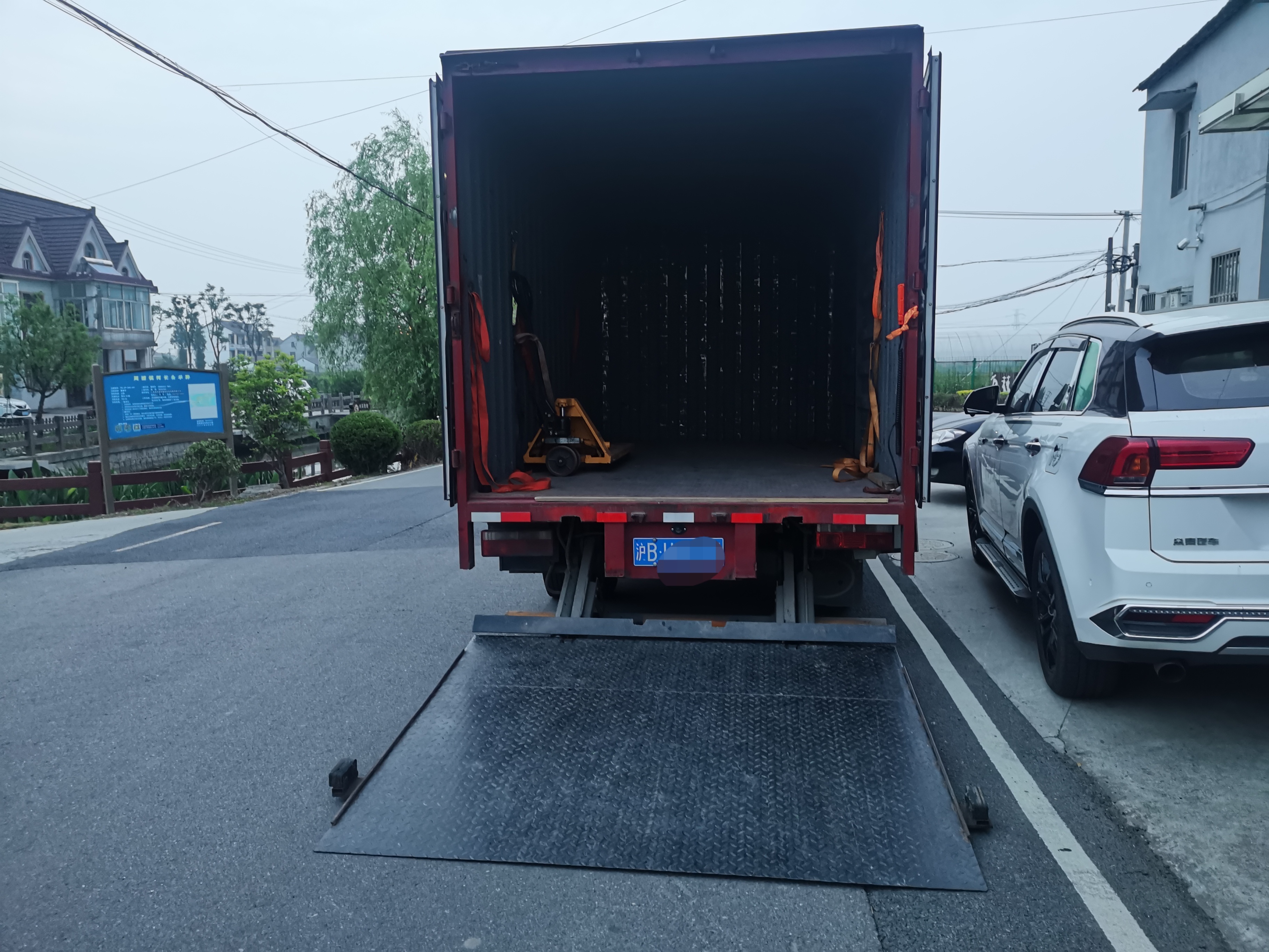 上海尾板车(带升降尾板货车)运输叫车