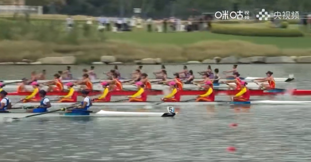 上海运动员分获女子四人双桨,赛艇女子八人单桨有舵手决赛金牌!