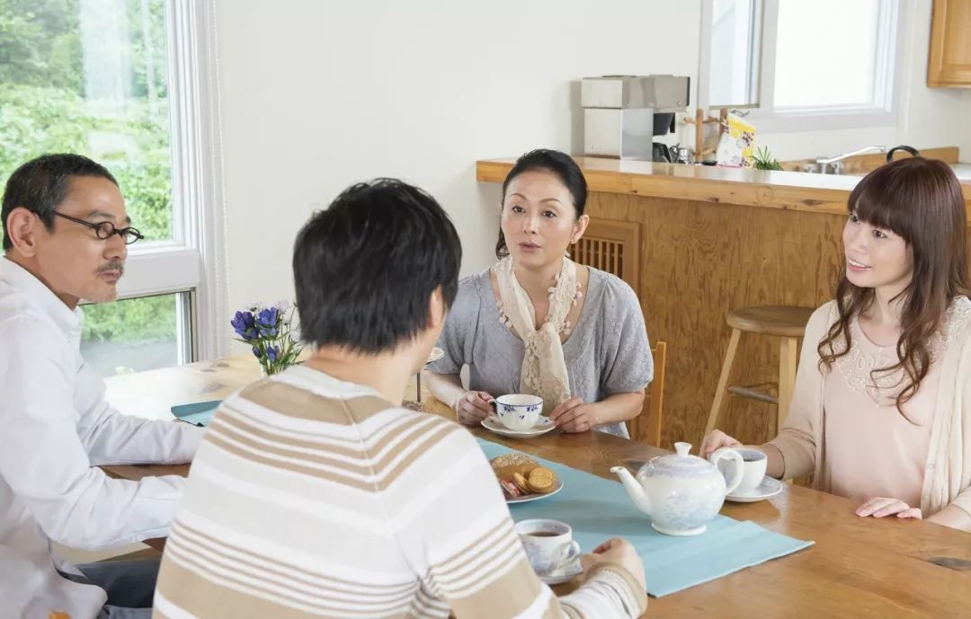 儿女双全是老辈人眼里最大的福气,儿子是家庭的继承人,女儿是贴心的小