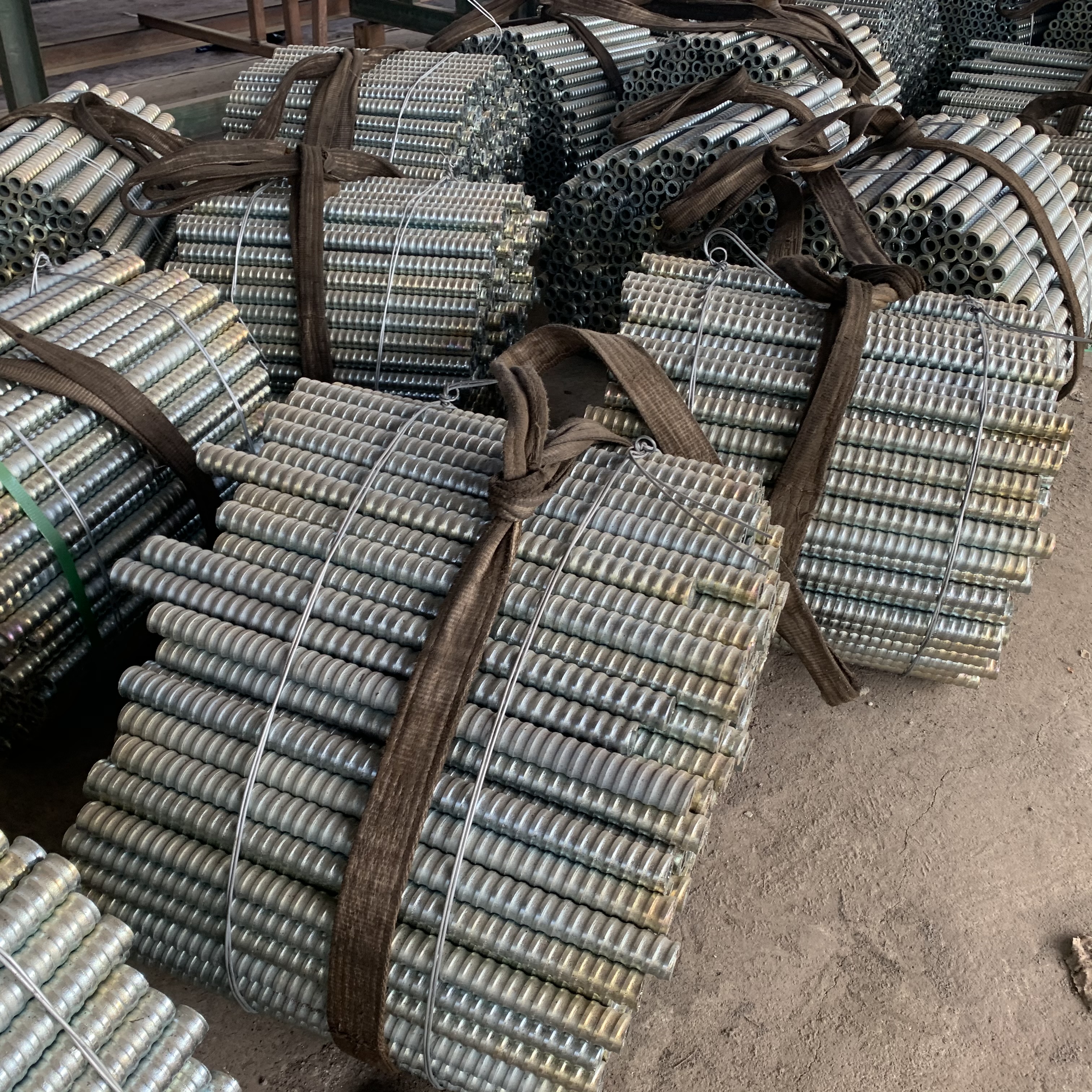 中空注浆锚杆厂家给客户切割加工展示