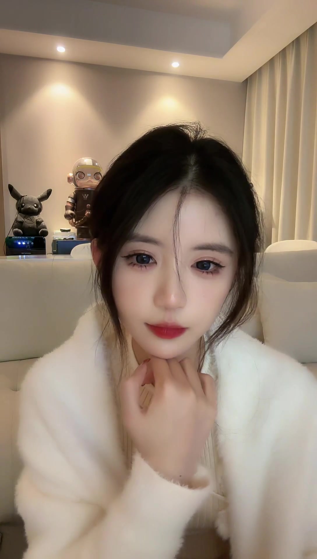 抖音任县金环市场卖衣服的妹子红料不打烊是什么瓜?