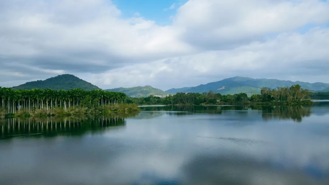 鑑於中線行程中山路兩旁景色雷同,看久便沒有太多體驗感,全程都在埋頭