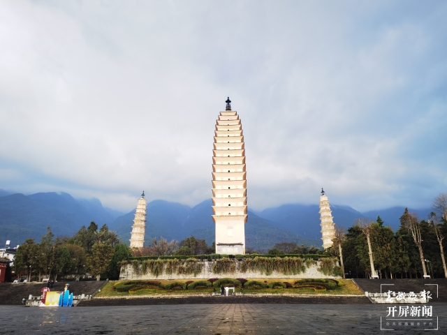《天龙八部》中写道:天龙寺在大理城外点苍山中岳峰之北,正式寺庙叫作
